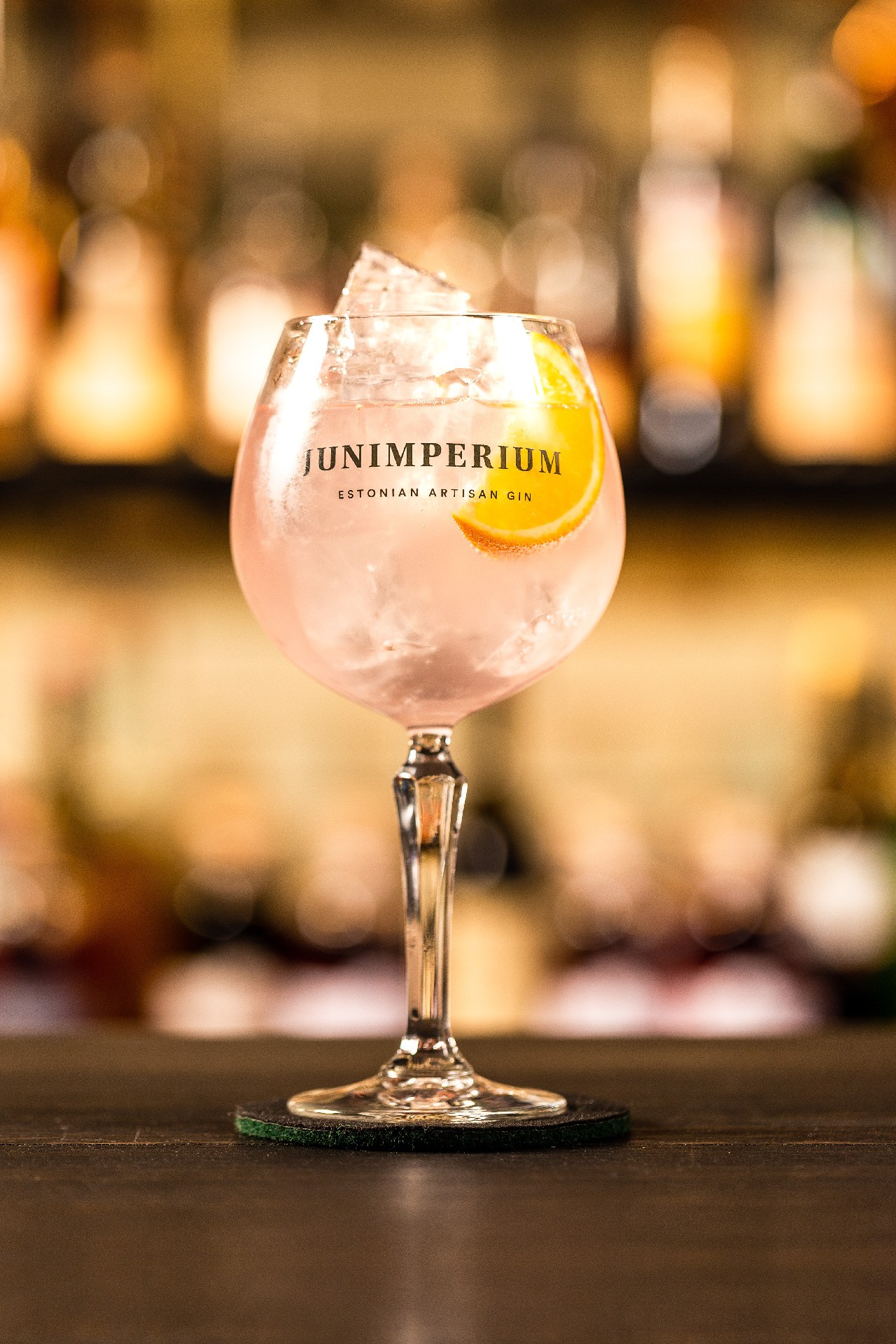 RHUBARB EDITION SIGNATURE GIN & TONIC